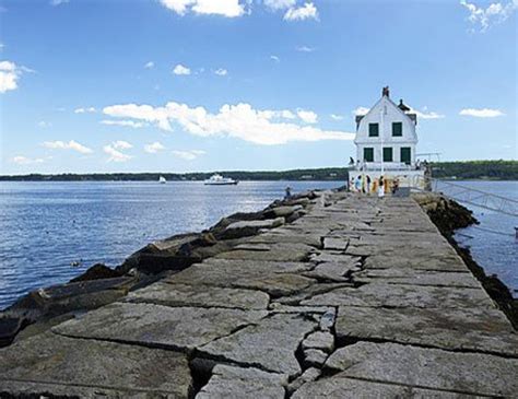rockland breakwater lighthouse webcam  Enjoy scenic views from your favorite coastal towns and discover the best places to visit in Maine